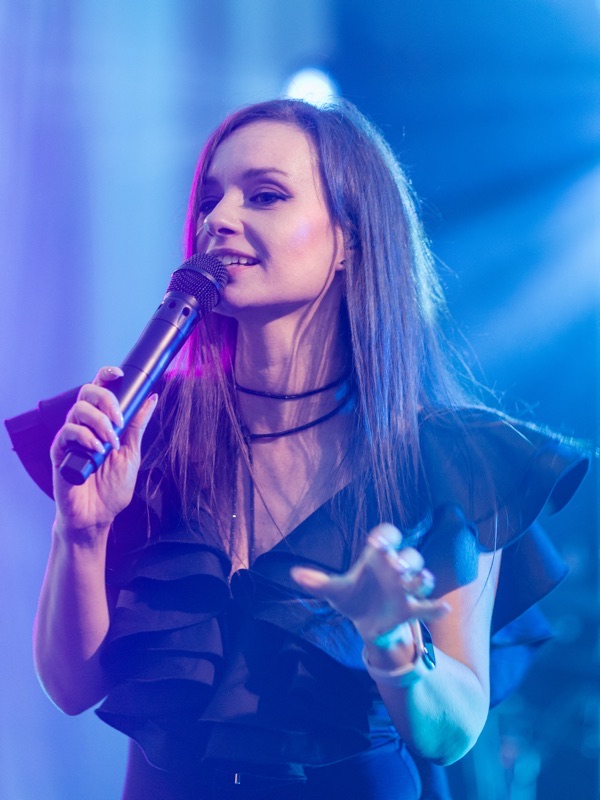 Claudia — Voce feminină